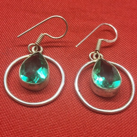 Vintage Emerald Green Glass Silver Tone Dangling Hook Earrings - Picture 4 of 10